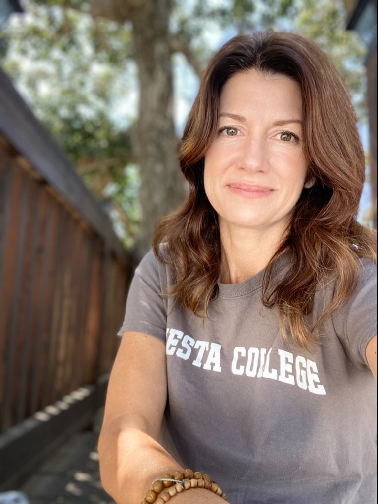 picture of a woman smiling